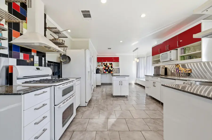 902 Tanglewood Dr, Leander, TX 78641 - #3