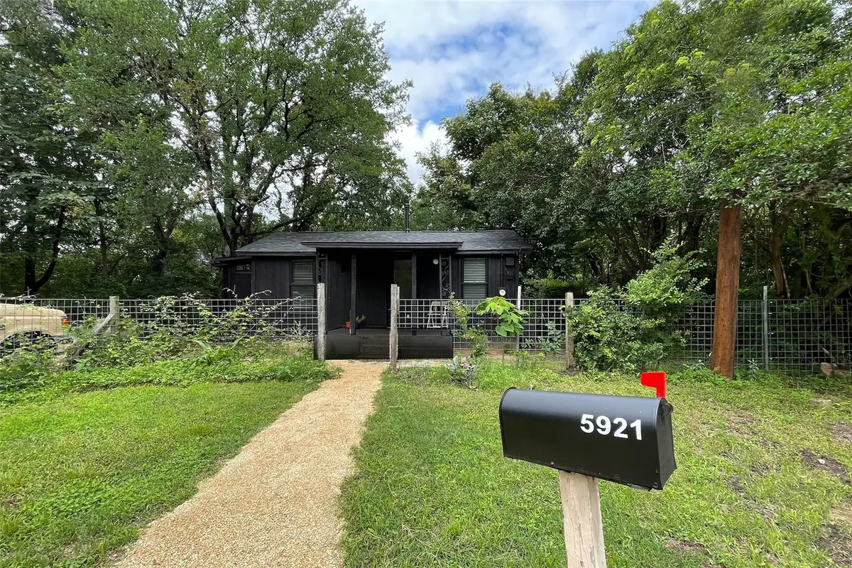 5921 Ponca St, Austin, TX 78741 - #1