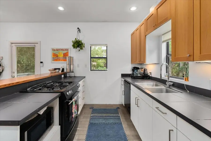 2113 Thornton Rd, Austin, TX 78704 - #3