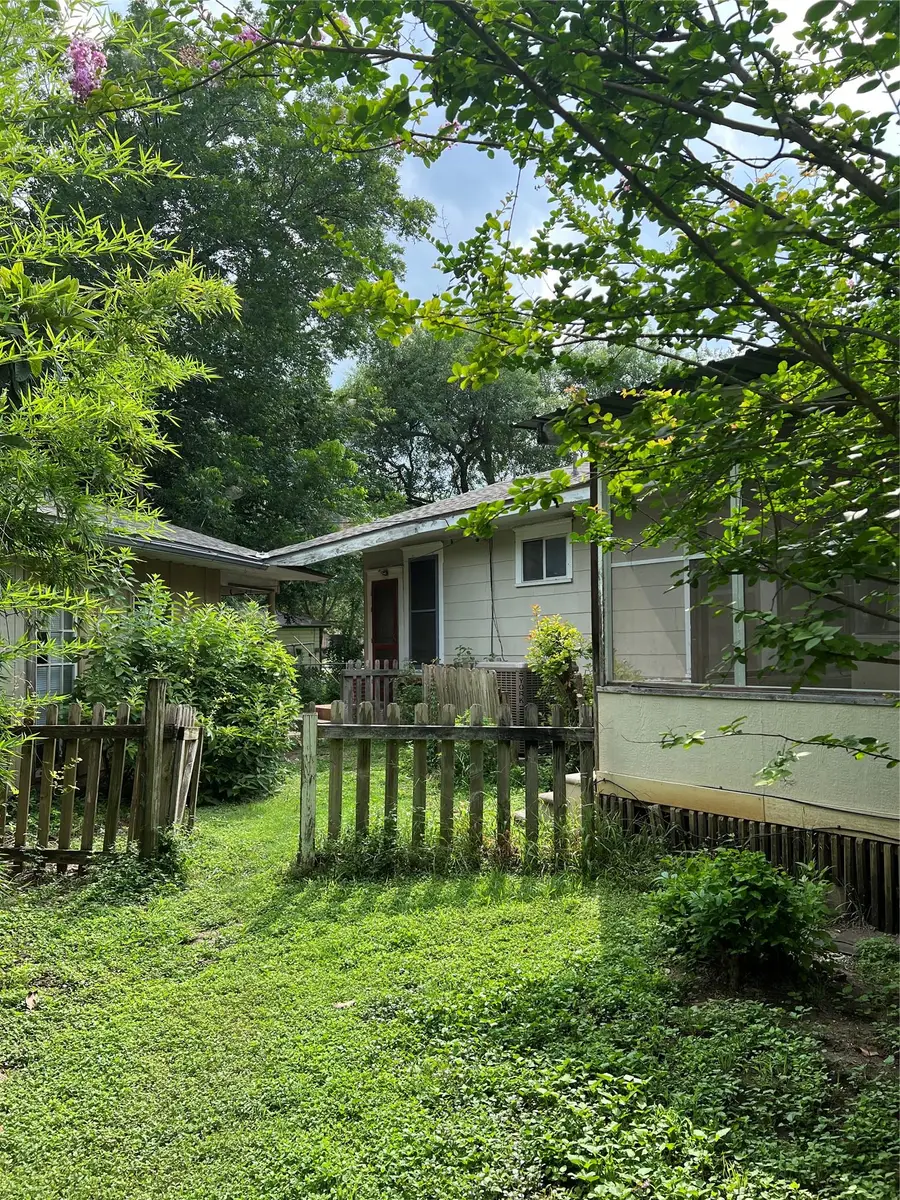 310 Smith Ln, San Marcos, TX 78666 - Image #2