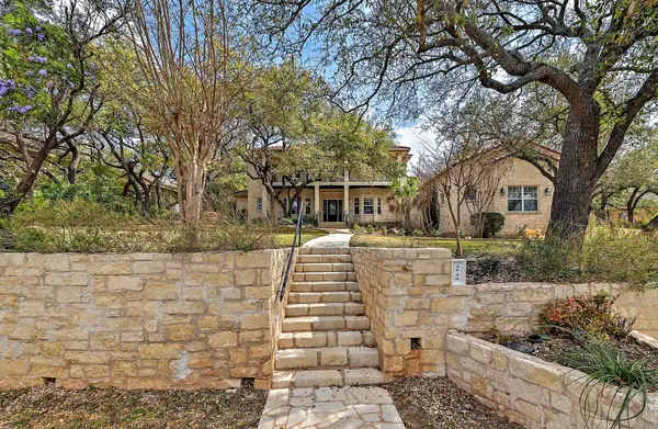 22 Hedgebrook Way, The Hills, TX 78738