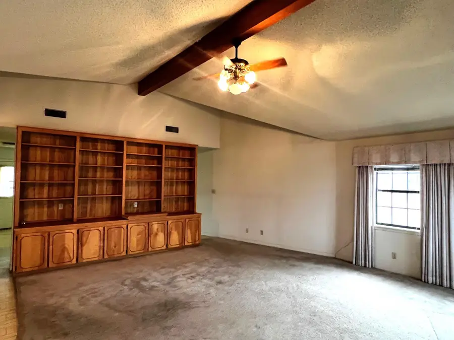 180 Steven Ct, La Grange, TX 78945 - #3