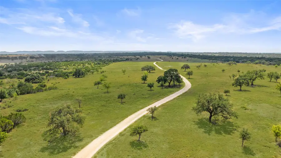 960 Gipson Rd, Johnson City, TX 78636 - #3