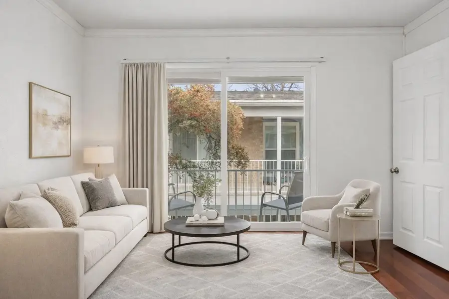 400 W 35th St #210, Austin, TX 78705 - Image #2