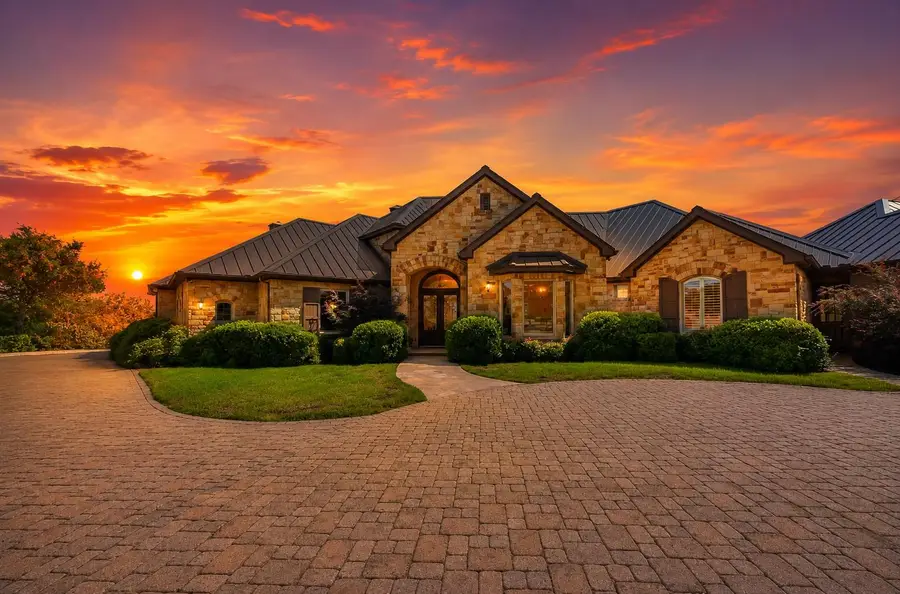 259 Chimney Cove Dr, Marble Falls, TX 78654 - #2