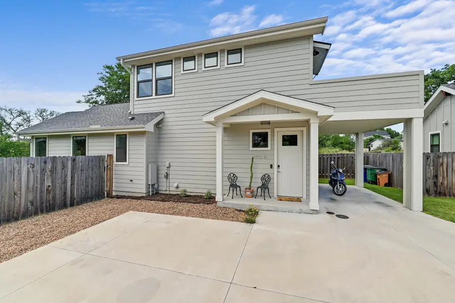 1312 E M Franklin Ave #2, Austin, TX 78721 - #2