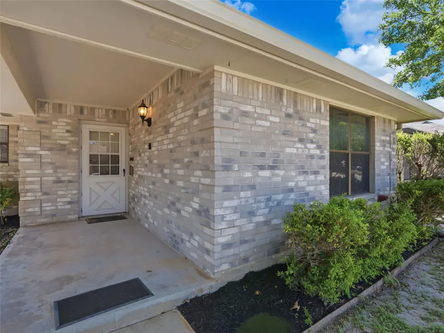 526 Riverside Dr, New Braunfels, TX 78130 - #3
