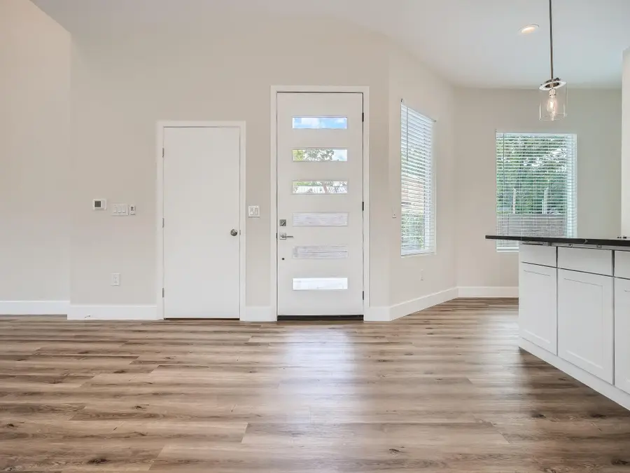 6919 Bethune Ave, Austin, TX 78752 - Image #3