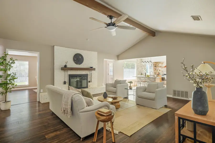 10401 Mourning Dove Dr, Austin, TX 78750 - Image #3