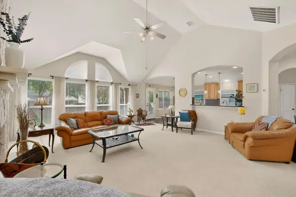 905 Victoria Ridge Dr, Pflugerville, TX 78660