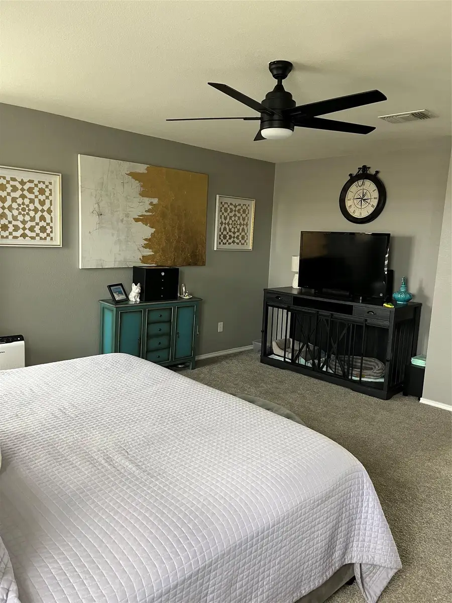 128 Carrington St, Hutto, TX 78634 - #3