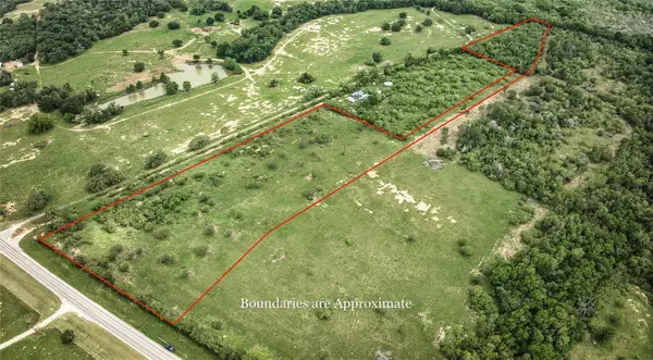 9296 Fm 713, Dale, TX 78616