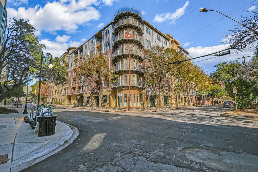 910 W 25th St #607, Austin, TX 78705 - Image #2