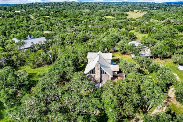 8015 Ozark Dr, San Marcos, TX 78666