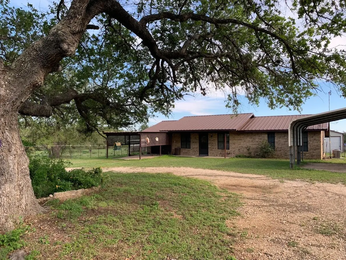 133 Clearfork Rd, Lockhart, TX 78644 - #1