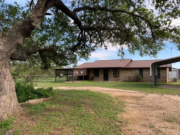 133 Clearfork Rd, Lockhart, TX 78644