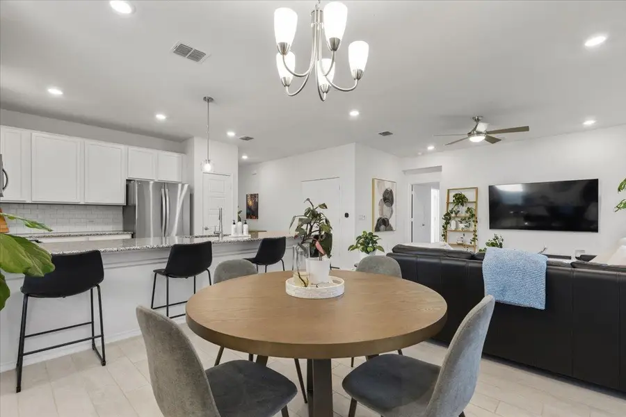 6909 Daniel Ranch Dr, Austin, TX 78744 - #2