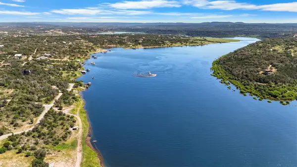 118 Midnight Sun Dr, Spicewood, TX 78669