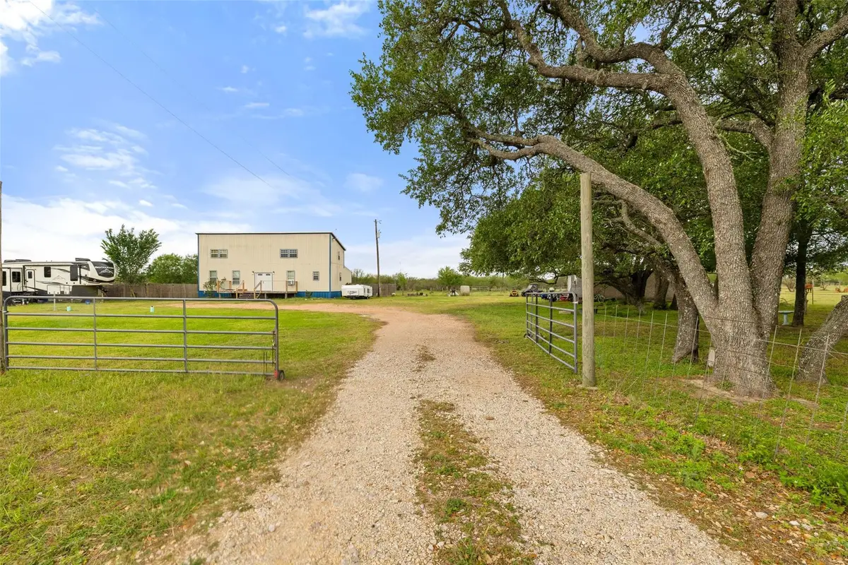 3210 County Rd 226, Giddings, TX 78942 - #1
