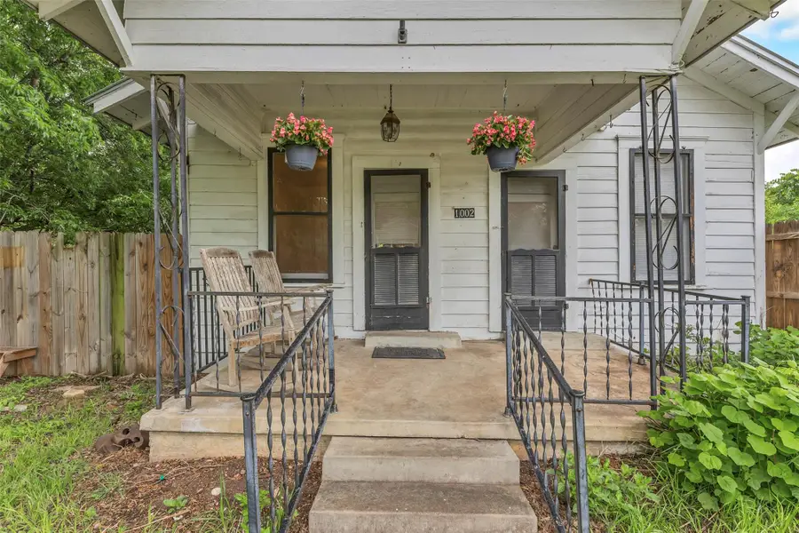 1002 Washburn St, Taylor, TX 76574 - #3