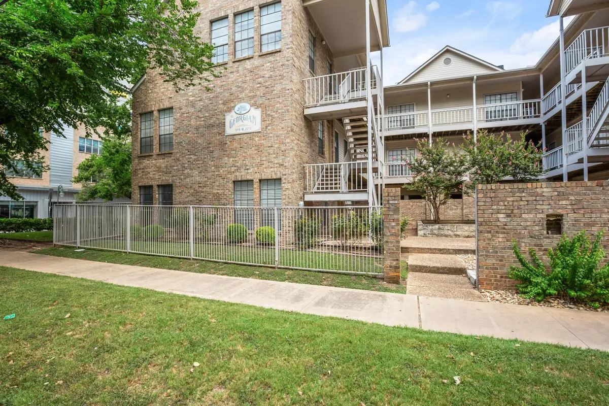 715 22 1/2 St #101, Austin, TX 78705 - #1