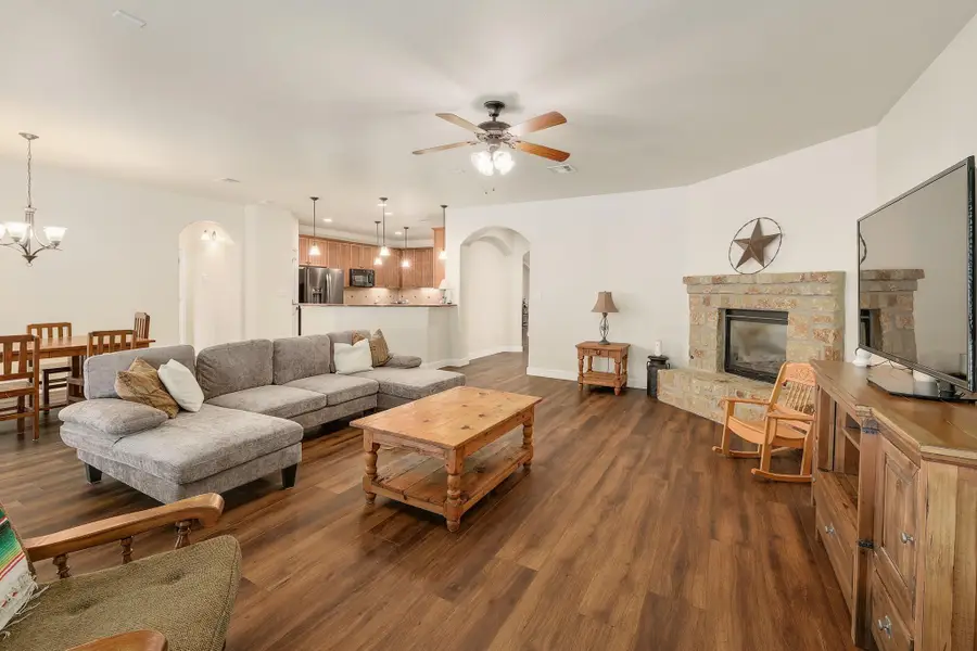 212 Monahans Dr, Georgetown, TX 78628 - #3