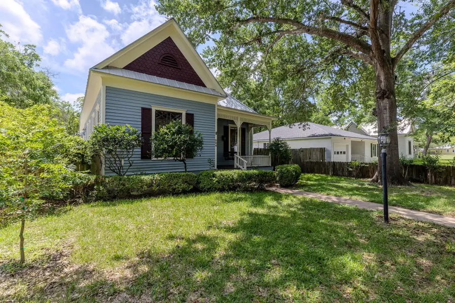 504 Gresham St, Smithville, TX 78957 - #3
