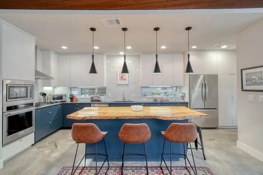 209 El Paso St, Austin, TX 78704 - #2