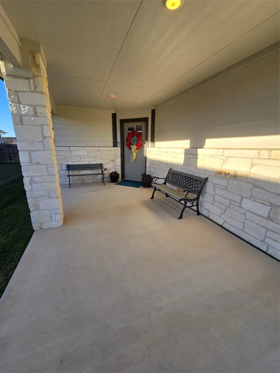 444 Hunter Loop, Bertram, TX 78605 - Image #3