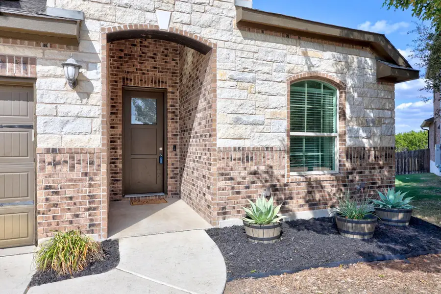 1637 Desmond St, Leander, TX 78641 - #2