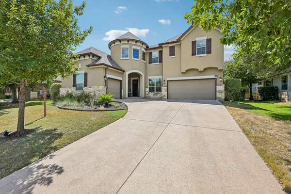 213 Lake Como Dr, Lakeway, TX 78734
