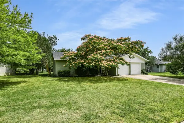 1103 Green Meadow Dr, Round Rock, TX 78664