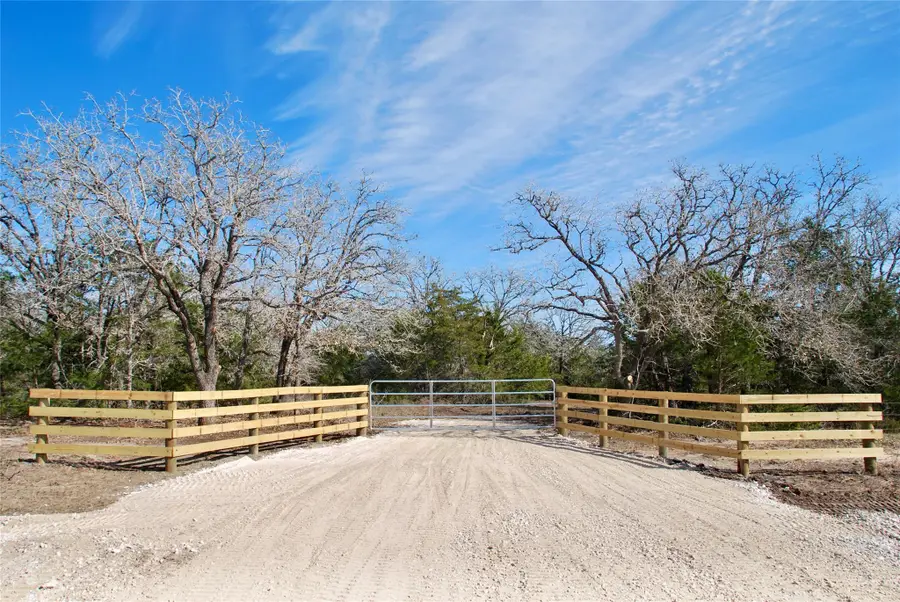 1485 Davis Rd, Muldoon, TX 78949 - Image #3