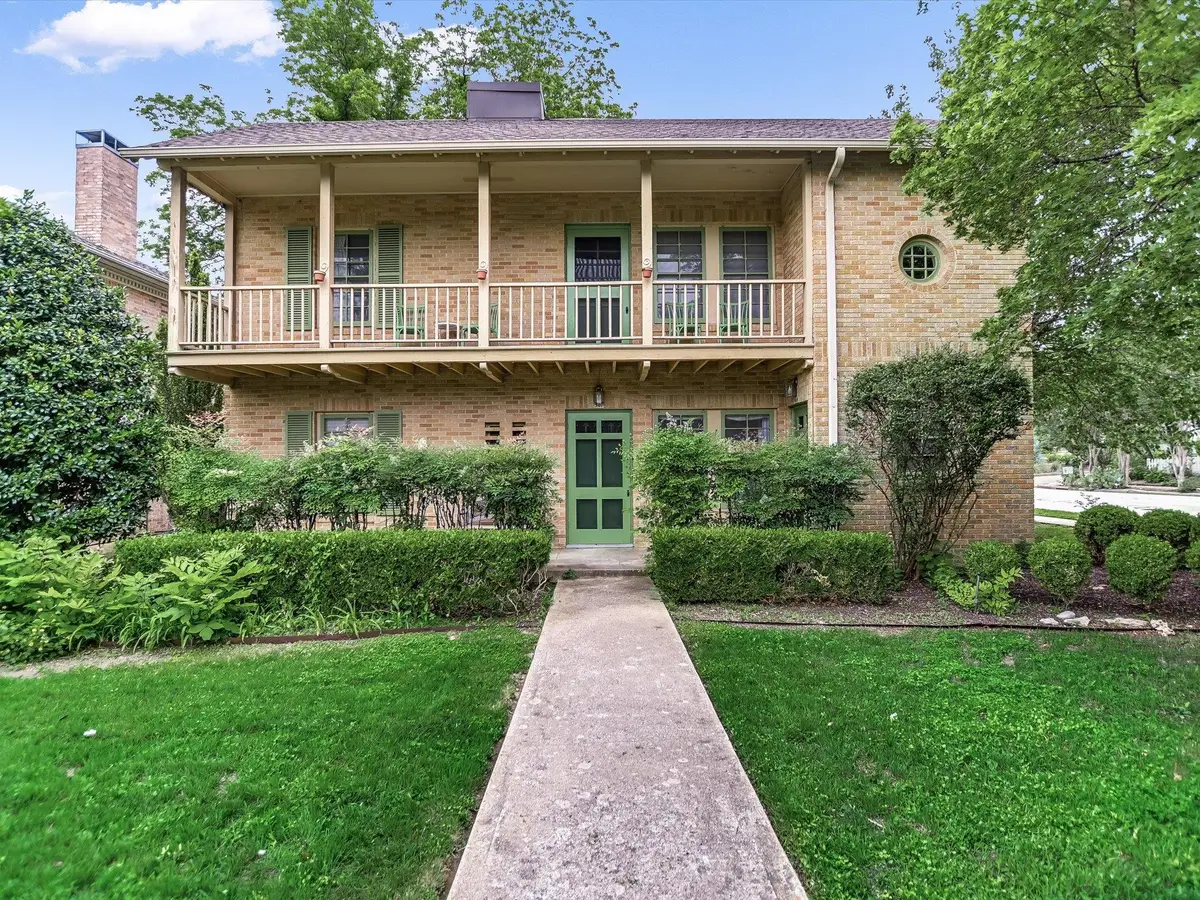 501 Carolyn Ave, Austin, TX 78705 - #1