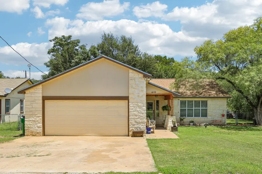 611 Magnolia Ln, Cottonwood Shores, TX 78657 - #2