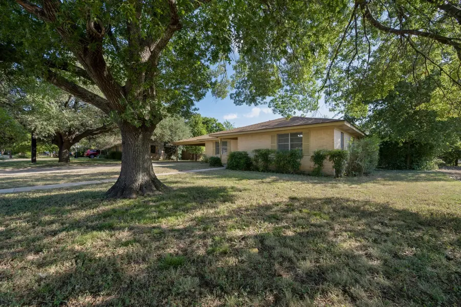 1615 Park Ln, Georgetown, TX 78628 - #2