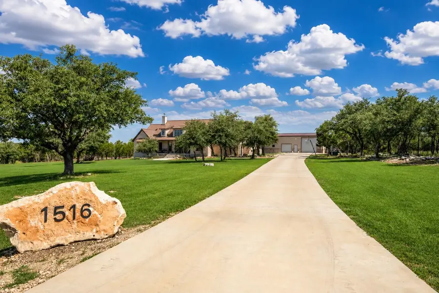 1516 E Flying Owl Dr, Johnson City, TX 78636 - #2