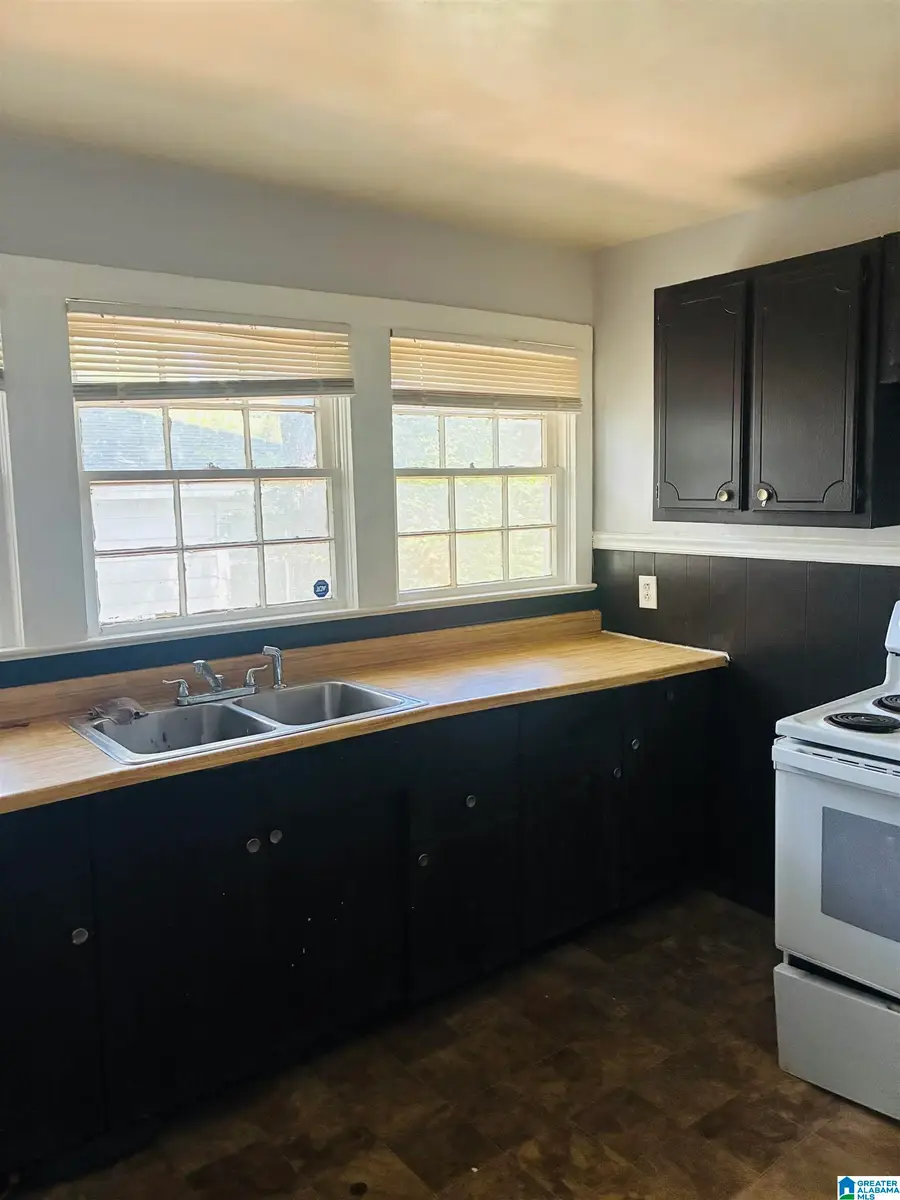 923 WOODWARD ROAD, Midfield, AL 35228 - Image #2