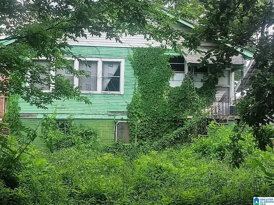 2405 AVENUE F, Birmingham, AL 35218 - Image #2