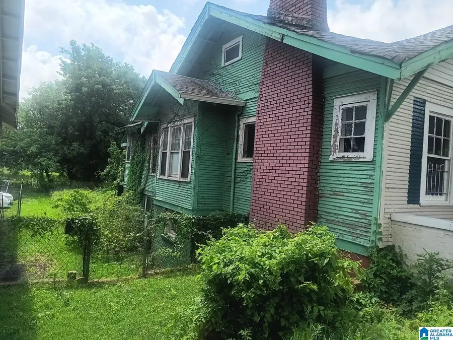 2405 AVENUE F, Birmingham, AL 35218 - Image #3