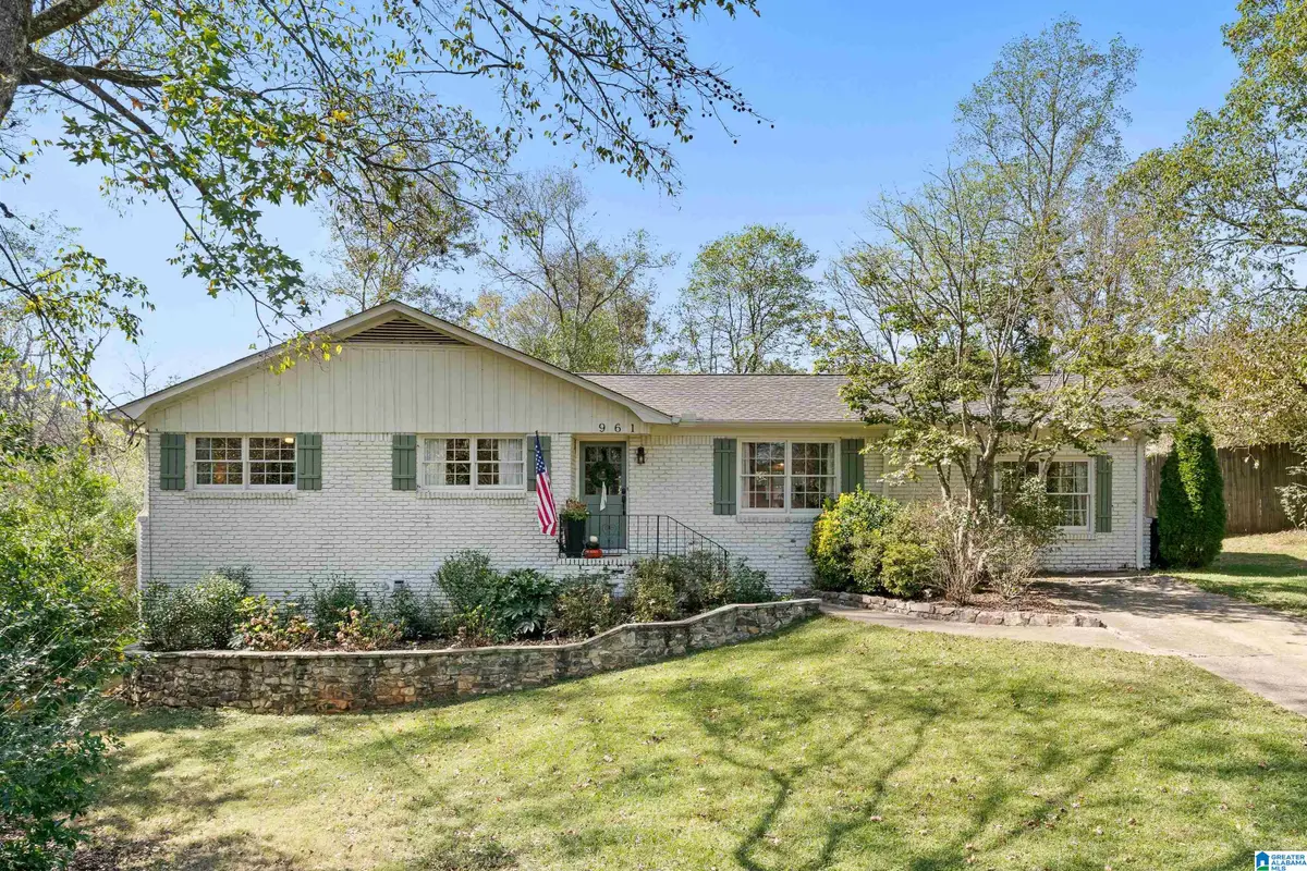 961 SHADY BROOK CIRCLE, Hoover, AL 35226 - Image #1