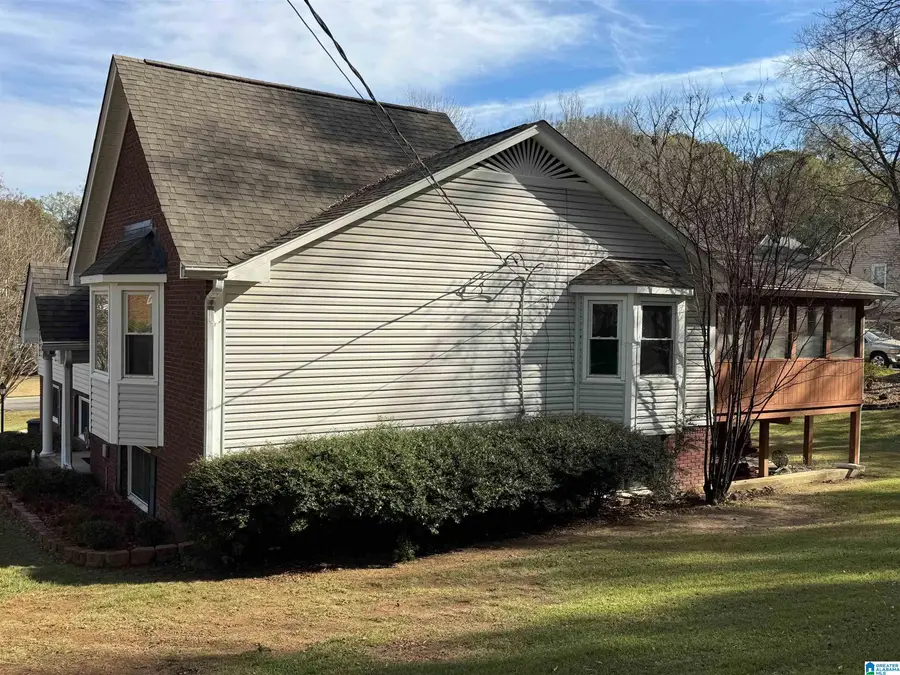 100 TOMAHAWK CIRCLE, Pelham, AL 35124 - Image #2