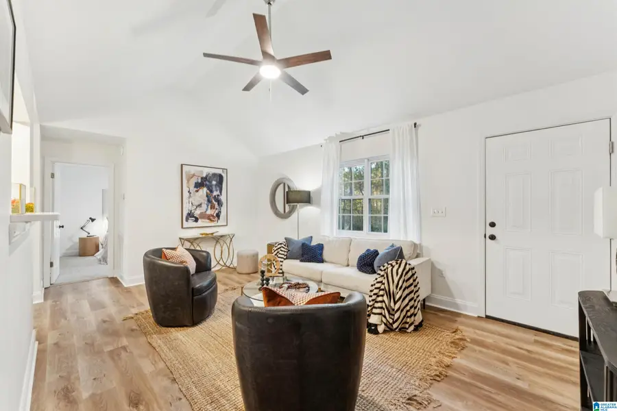 300 RIVER OAK TRAIL, Hayden, AL 35079 - Image #2