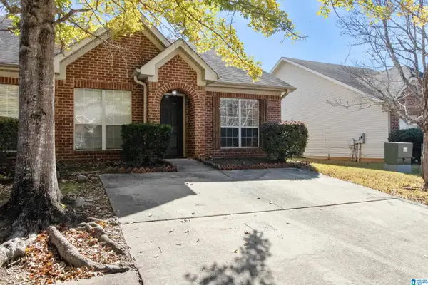 2776 SOUTHWOOD LANE, Bessemer, AL 35022