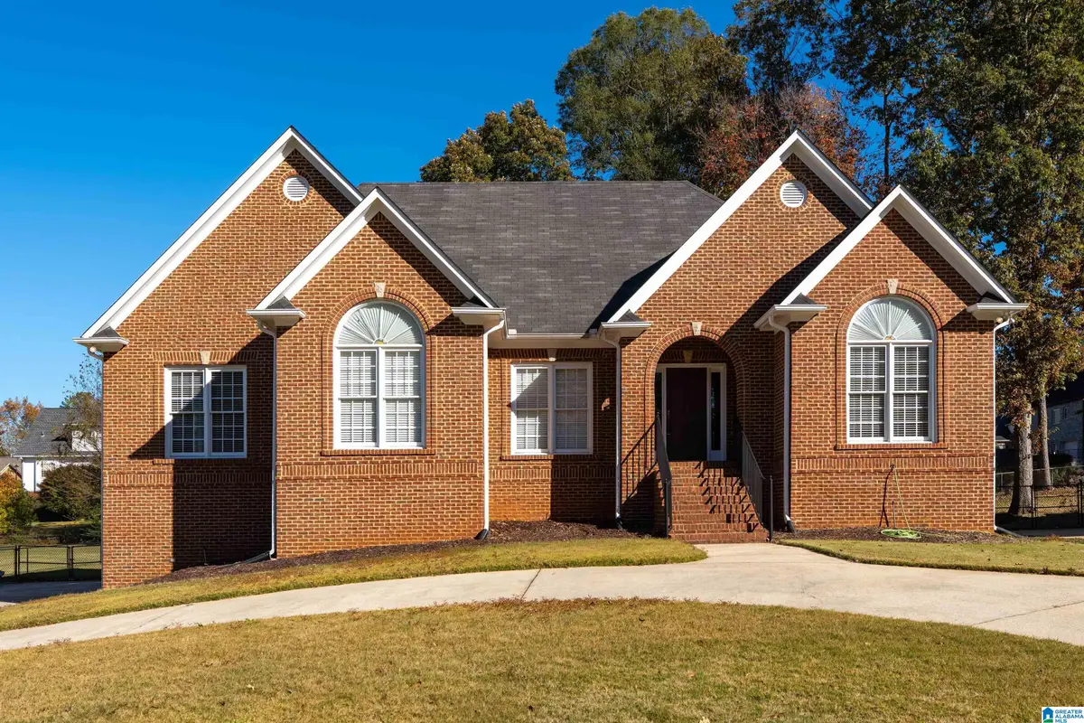 6927 WOODVALE LANE, Trussville, AL 35173 - Image #1