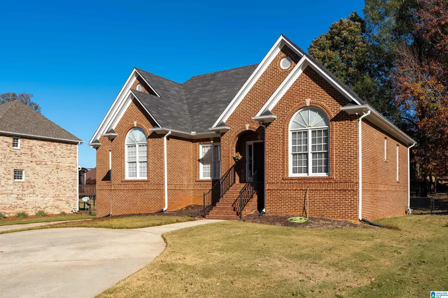 6927 WOODVALE LANE, Trussville, AL 35173 - Image #2