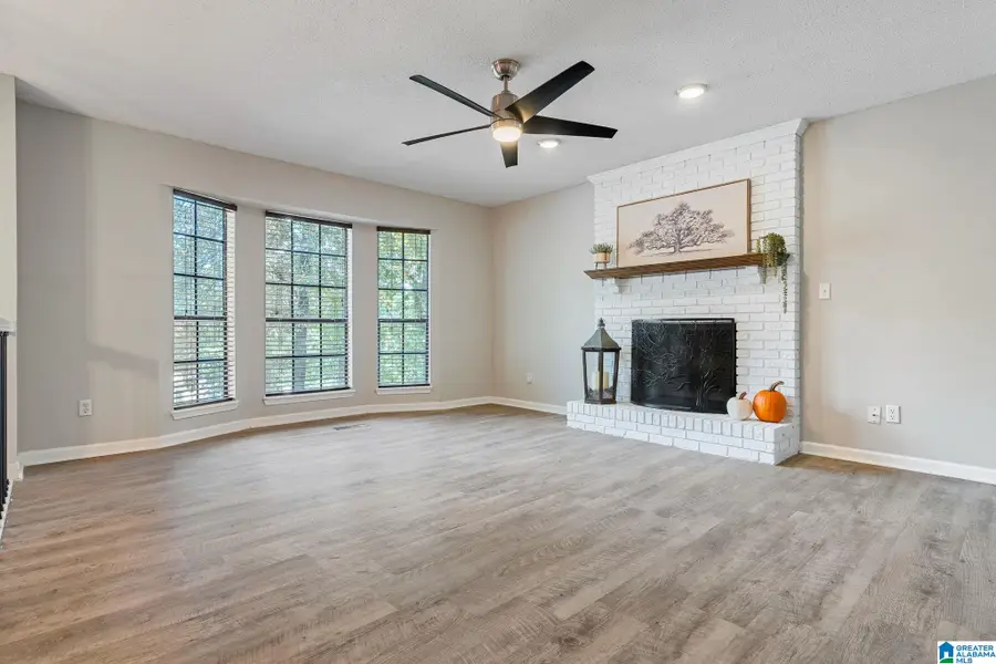 513 BENNETT DRIVE, Alabaster, AL 35007 - Image #3