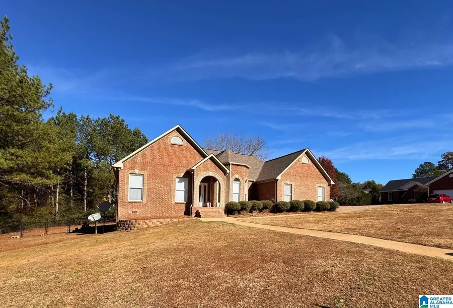 102 CHIMNEY PEAK CIRCLE NE, Jacksonville, AL 36265 - Image #2