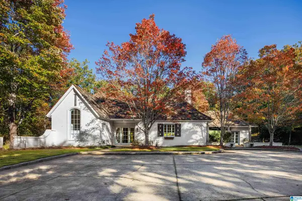 8015 CASTLEHILL ROAD, Hoover, AL 35242