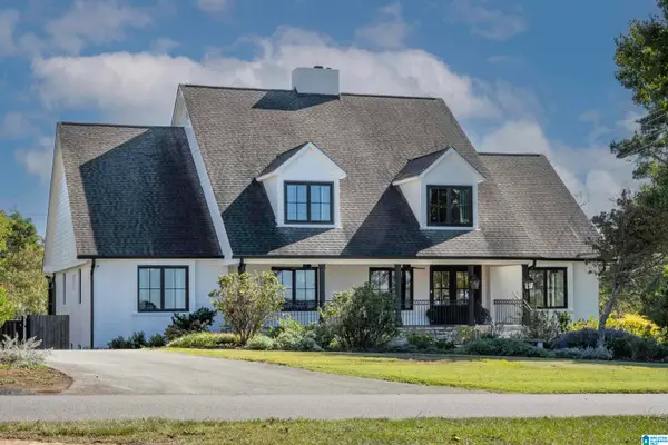 2201 VESTAVIA DRIVE, Vestavia hills, AL 35216